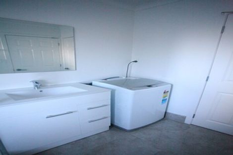 Photo of property in 1/198 Archers Road, Glenfield, Auckland, 0629