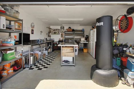 Photo of property in 25 Crispe Road, Clarks Beach, 2122