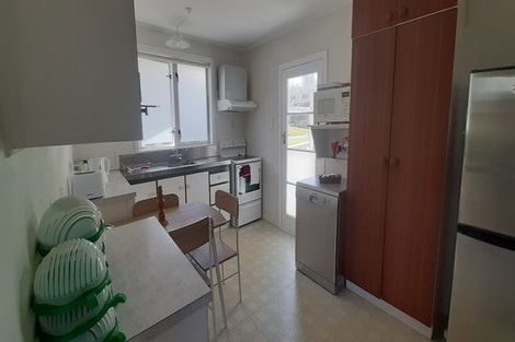 Photo of property in 16 Carole Crescent, Pakuranga, Auckland, 2010