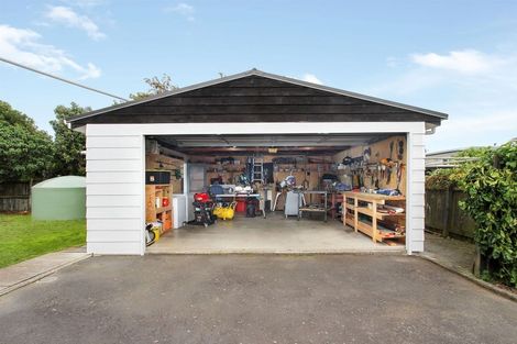 Photo of property in 4 Seaway Road, Clarks Beach, 2122