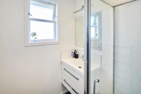 Photo of property in 52 Owhiti Street, Titahi Bay, Porirua, 5022