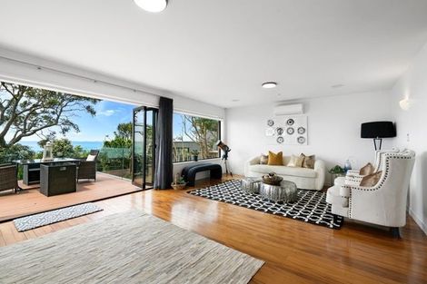 Photo of property in 37 Churchill Road, Murrays Bay, Auckland, 0630