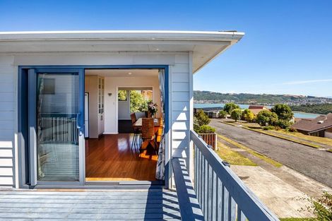 Photo of property in 6 Ettrick Grove, Papakowhai, Porirua, 5024