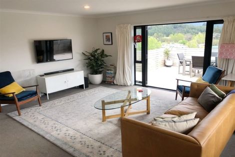 Photo of property in 56 Sunstone Crescent, Brown Owl, Upper Hutt, 5018