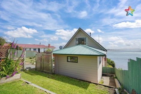 Photo of property in 14 Marine Parade, Bluff, 9814