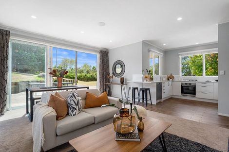 Photo of property in 949 State Highway 16, Waimauku, 0812