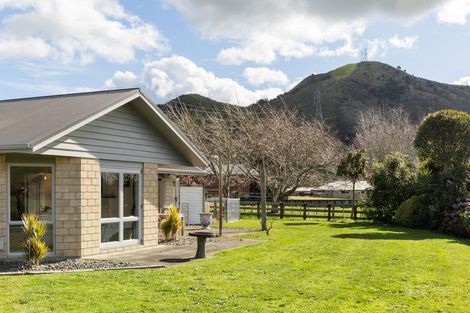 Photo of property in 10 Parker Road, Huntly, 3771