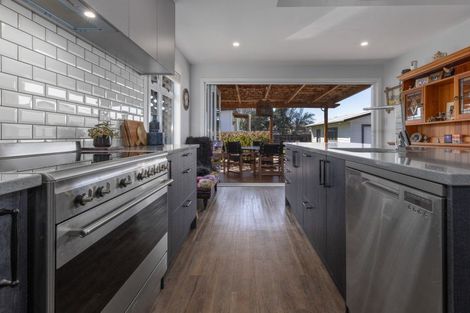 Photo of property in 48a Kings Drive, Levin, 5510