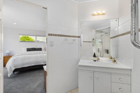 Photo of property in 15 Kath Hopper Drive, Orewa, 0931