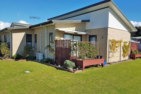 Photo of property in 71 Pyle Road West, One Tree Point, 0118