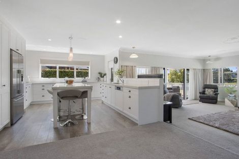 Photo of property in 56 Links View Drive, Omokoroa, 3114