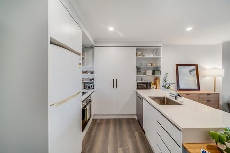 Photo of property in 10/14 Ruakiwi Road, Hamilton Lake, Hamilton, 3204