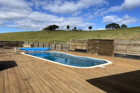 Photo of property in 174 Zanders Road, Helensville, Waimauku, 0882