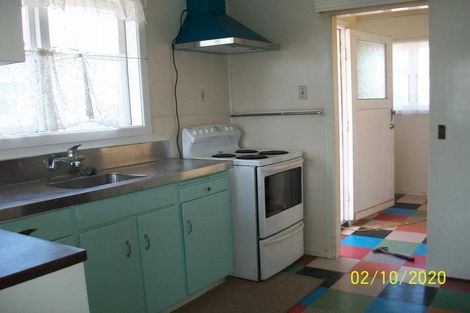 Photo of property in 75 Larnoch Road, Henderson, Auckland, 0610