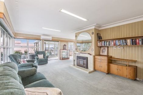 Photo of property in 51 Verbena Road, Birkdale, Auckland, 0626