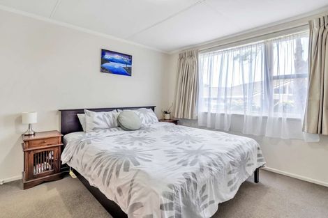 Photo of property in 14 Antrim Place, Hokowhitu, Palmerston North, 4410
