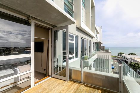 Photo of property in 22 Liardet Apartments, 402/22 Liardet Street, New Plymouth, 4310