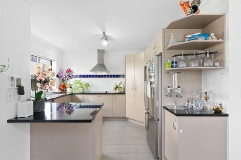 Photo of property in 36 Kenderdine Road, Papatoetoe, Auckland, 2025