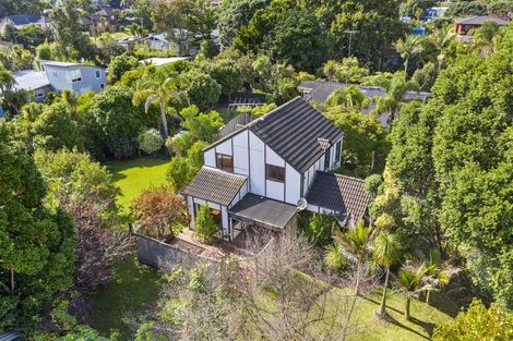 Photo of property in 33 Lyons Avenue, Murrays Bay, Auckland, 0630