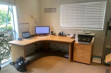 Photo of property in 16 Prestige Place, Castor Bay, Auckland, 0620