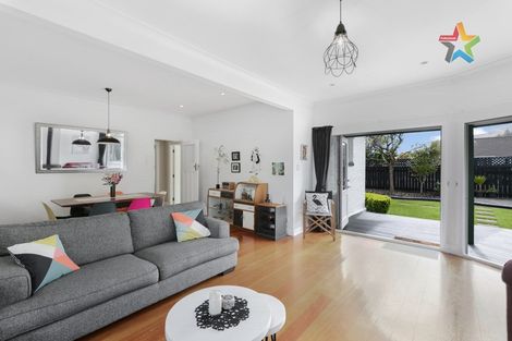 Photo of property in 52 Birdwood Road, Waterloo, Lower Hutt, 5011