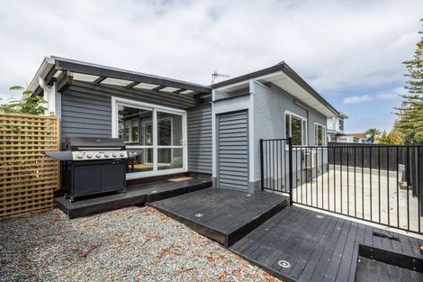 Photo of property in 29 Pukeko Place, Westshore, Napier, 4110