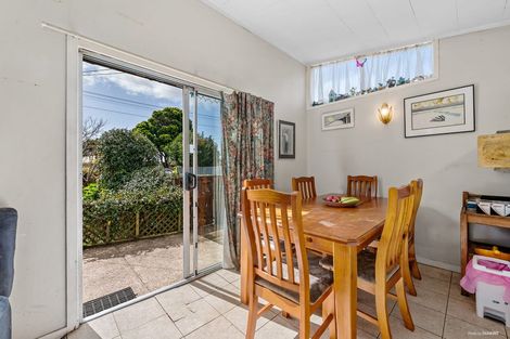 Photo of property in 15 Station Road, Takanini, 2112