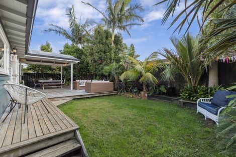 Photo of property in 1/92 Norwood Road, Bayswater, Auckland, 0622