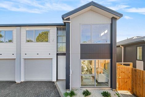 Photo of property in 7c Maroubra Place, Botany Downs, Auckland, 2010