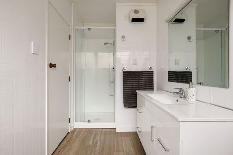 Photo of property in 10 Madill Road, St Andrews, Hamilton, 3200