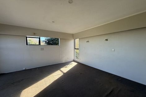 Photo of property in 28 Mayall Avenue, Beach Haven, Auckland, 0626