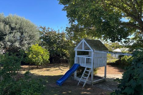 Photo of property in 8 Wanaka Place, Glenview, Hamilton, 3206