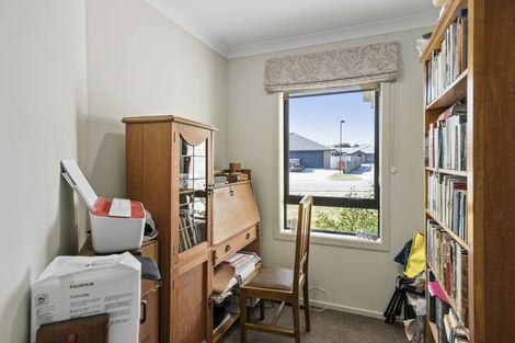 Photo of property in 10 Gladys Place, Levin, 5510