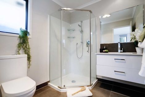 Photo of property in 27 Nimstedt Avenue, Oteha, Auckland, 0632