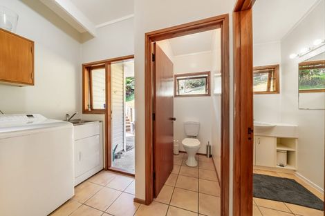 Photo of property in 92 Paekakariki Hill Road, Pauatahanui, Porirua, 5381