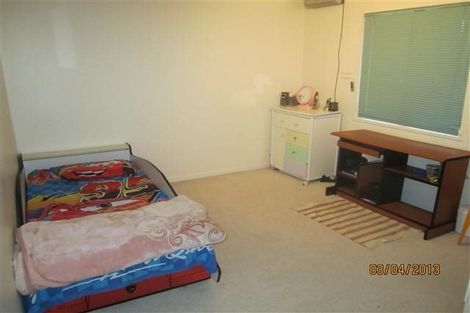 Photo of property in 80m Tirimoana Road, Te Atatu South, Auckland, 0602