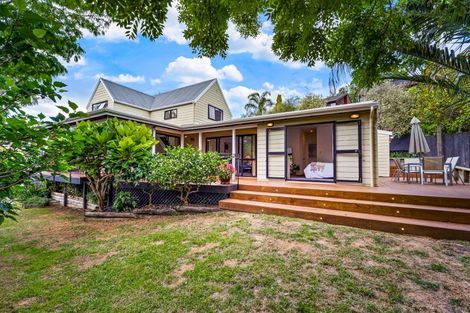 Photo of property in 10 Penguin Drive, Murrays Bay, Auckland, 0630