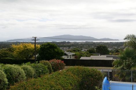 Photo of property in 11 Kotare Street, Waikanae, 5036