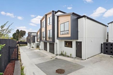 Photo of property in 4/11 Scanlen Terrace, Kelston, Auckland, 0602