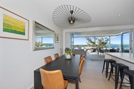 Photo of property in 2/39 Eastcliffe Road, Castor Bay, Auckland, 0620