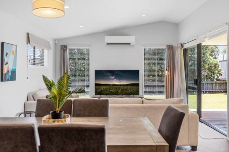 Photo of property in 15 Coprosma Close, Papamoa Beach, Papamoa, 3118