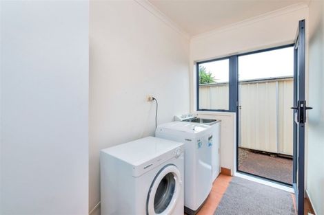 Photo of property in 19 San Pedro Place, Henderson, Auckland, 0612