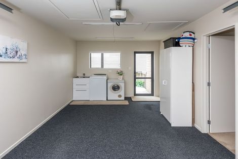 Photo of property in 12 Royalle Mews, Botany Downs, Auckland, 2010