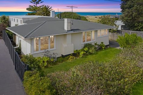 Photo of property in 15 Blue Pacific Parade, Riversdale Beach, Masterton, 5872