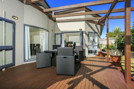 Photo of property in 12 Capri Place, Unsworth Heights, Auckland, 0632