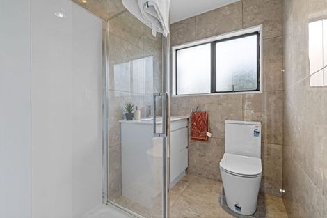 Photo of property in 2/35 Secretariat Place, Randwick Park, Auckland, 2105