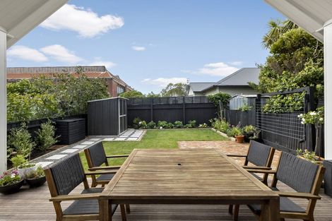 Photo of property in 59 Endeavour Street, Lyall Bay, Wellington, 6022