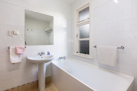 Photo of property in 18 Colin Grove, Hutt Central, Lower Hutt, 5010