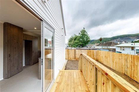 Photo of property in 133 Molesworth Street, Taita, Lower Hutt, 5011