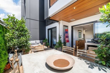 Photo of property in Frank Sargeson Apts, 4/80g Anzac Street, Takapuna, Auckland, 0622